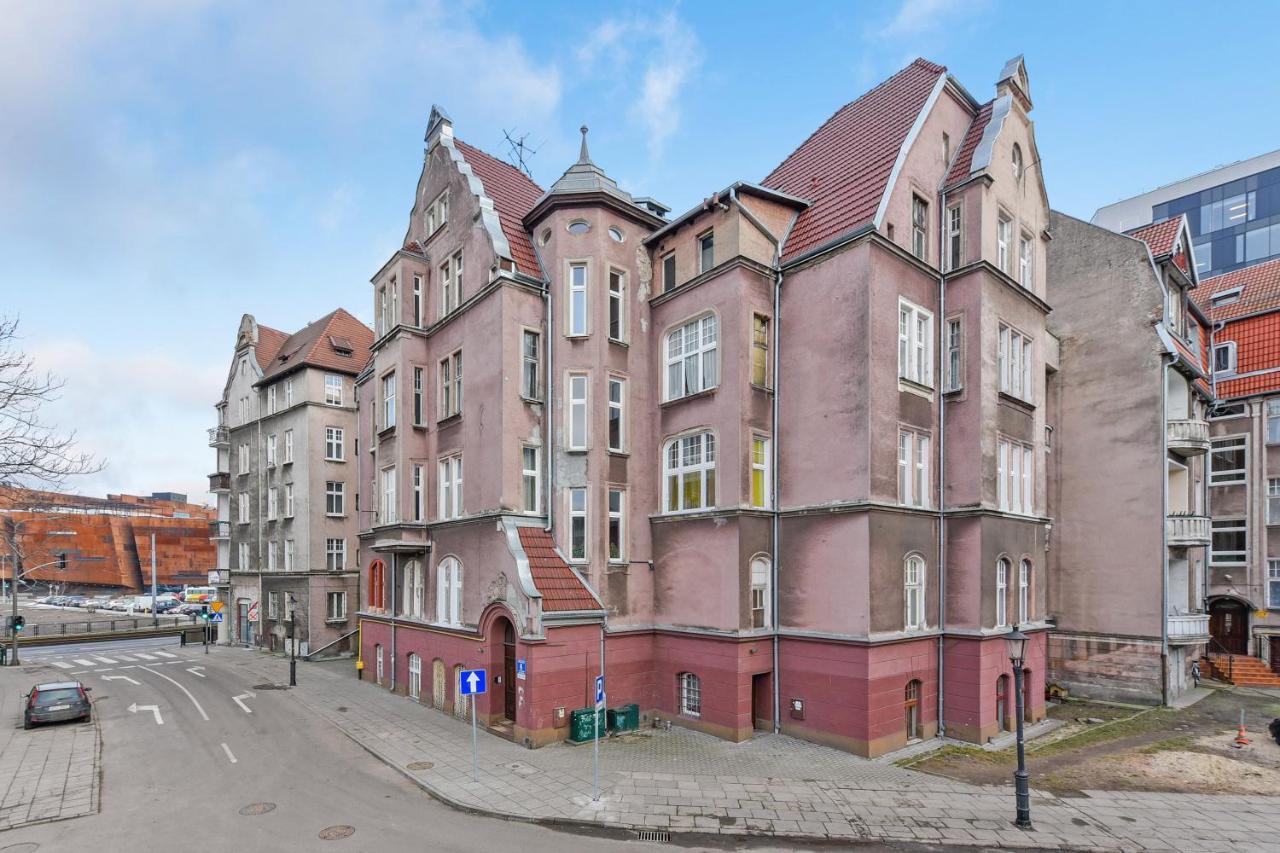 Blue Mandarin Solidarity Square Gdansk Luaran gambar